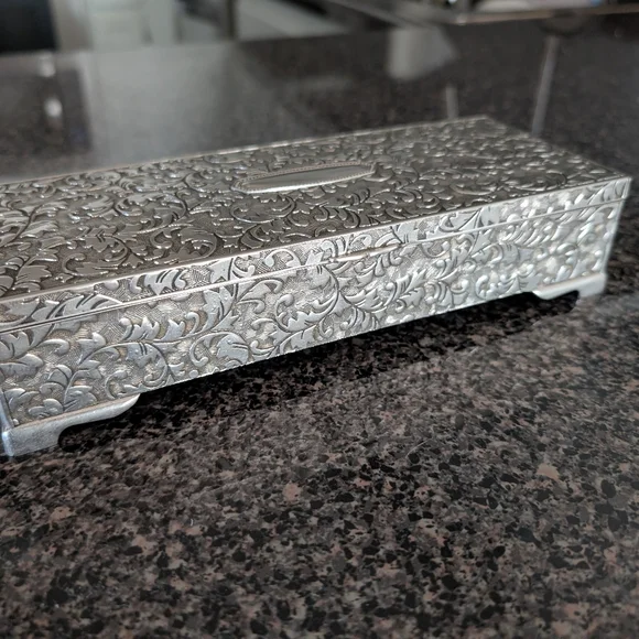 Beautiful Silver Decorative Jewelry/Trinket Box